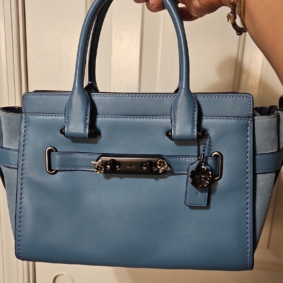 Coach Handbags - Coach NWOT Swagger With Tea Roses Design Blue Satchel/crossbody Bag